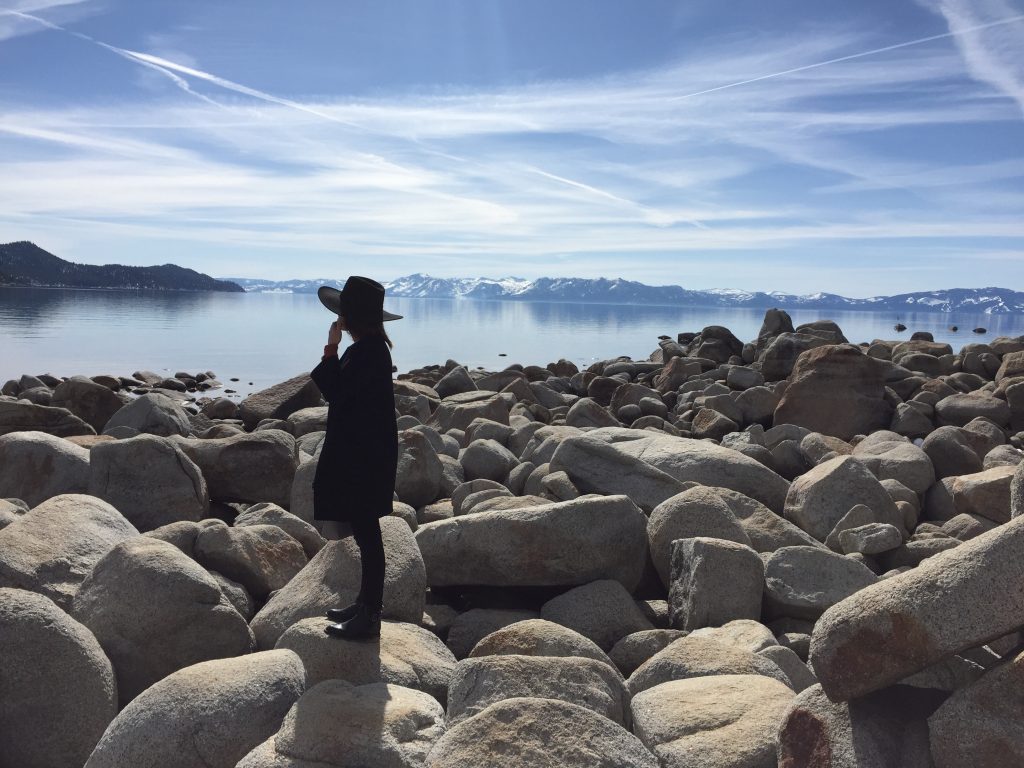 fall-style-karla-vargas-lake-tahoe-getaway13