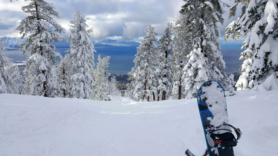 LakeTahoe-Snow-Bliss-Snowboard-Trip-Travel-SnowDay-SnowboardAttire
