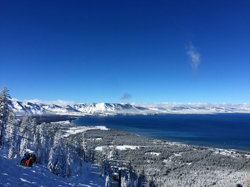 LakeTahoe-Snow-Bliss-Snowboard-Trip-Travel-SnowDay-SnowboardAttire