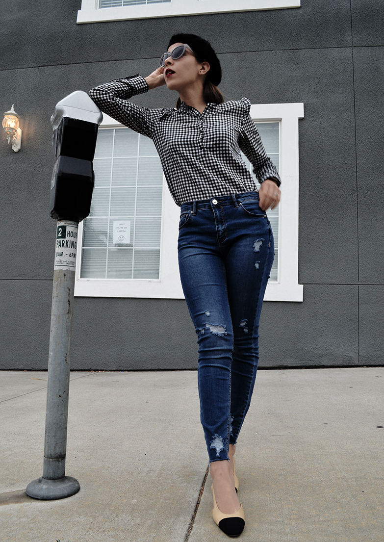 KarlaVargas-MyStylosophy-Gingham-BlackBeret-SanDiegoStyleBlogger-MyStyle-Howto-FrenchStyle-HowTo-Jeans-SanDiegoStreets