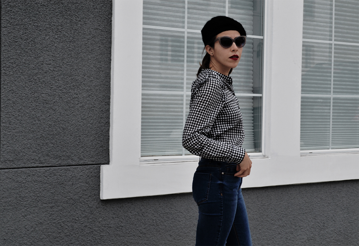 KarlaVargas-MyStylosophy-Gingham-BlackBeret-SanDiegoStyleBlogger-MyStyle-Howto-FrenchStyle-HowTo-Jeans-SanDiegoStreets