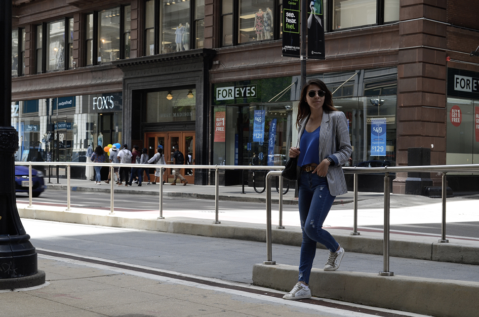 chicagostyle-personalstyle-style-bluejeans-jeans-whotowear-whatiwear-travellook-look-karlavargas