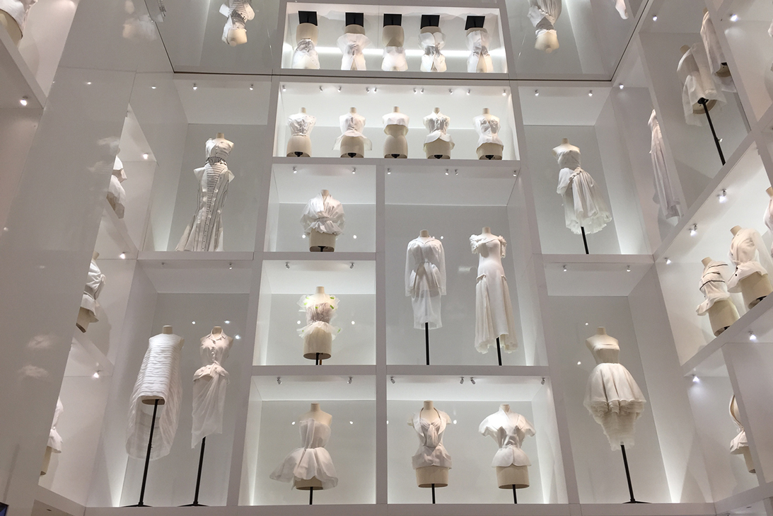 ChristianDior-Paris-GoldenAge-Dior-DiorGowns-Gowns-ParisExhibit