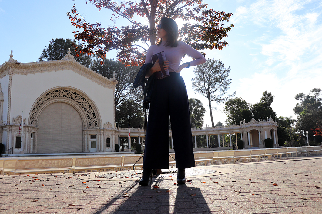 PurpleTop-BluePants-BlueCullottes-purpleclutch-KarlaVargas-FallStyle-SanDiegoStyle-SanDiegoStyleBlogger-Balboa-Balboapark