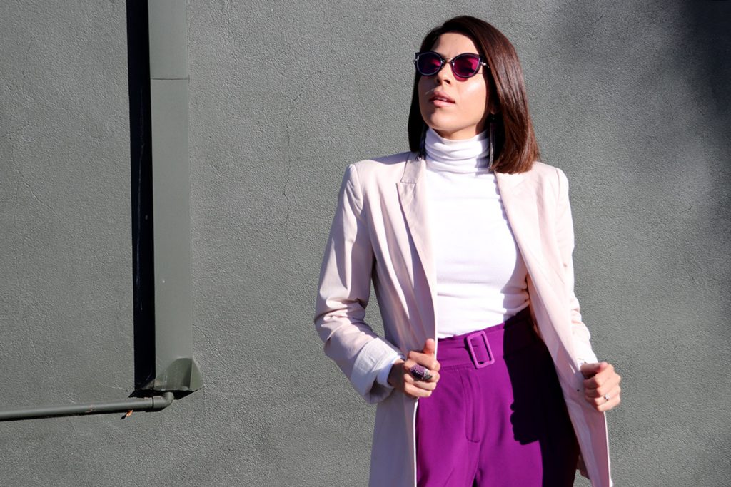HowToWear-PantalonesMorados-PurplePants-70slook-70sStyle-80sStyle-KarlaVargas-MyStylosophy-StatementEarrings-WomenBlazer2018-womenblazertrend
