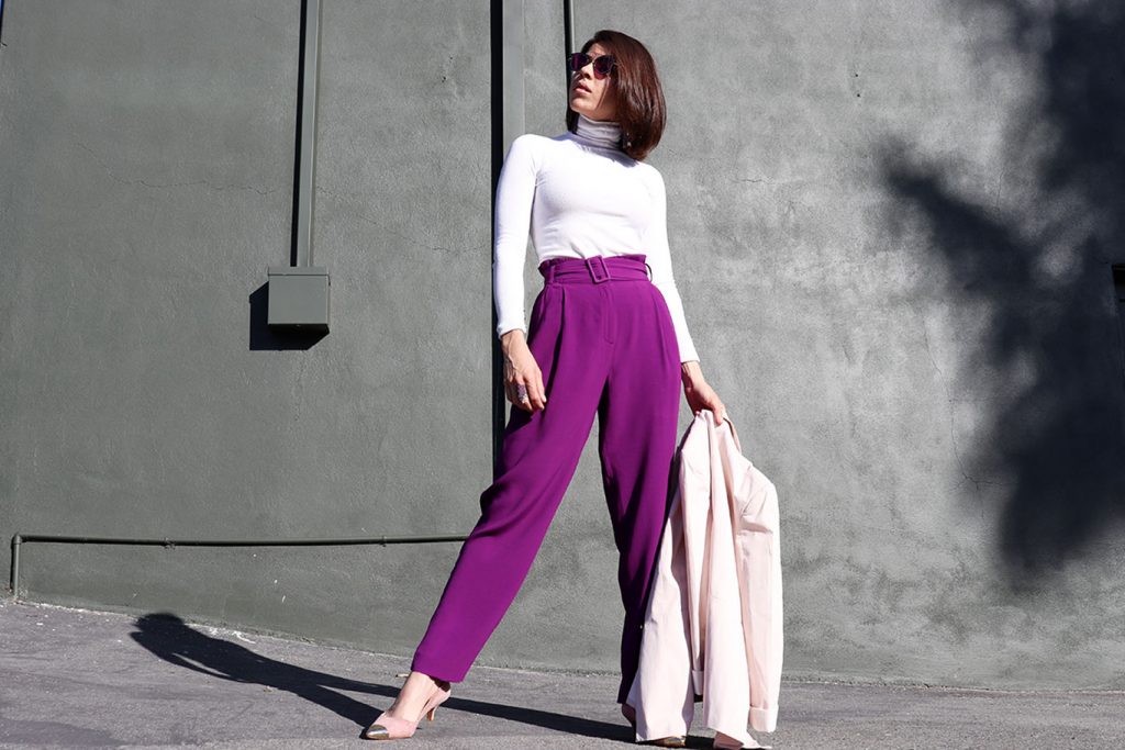 HowToWear-PantalonesMorados-PurplePants-70slook-70sStyle-80sStyle-KarlaVargas-MyStylosophy-StatementEarrings-WomenBlazer2018-womenblazertrend