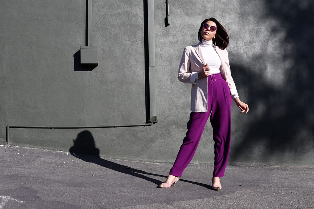 HowToWear-PantalonesMorados-PurplePants-70slook-70sStyle-80sStyle-KarlaVargas-MyStylosophy-StatementEarrings-WomenBlazer2018-womenblazertrend