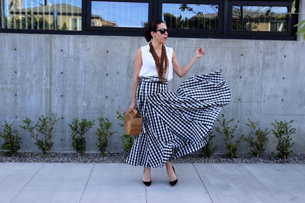 KarlaVargas-MyStylosophy-GinghamSkirt-WhoWearWhat-CultgaiaBag-SpringSumme2018-Spring2018-BlackPumps-ClassycStle-SanDiegoStyleBlogger