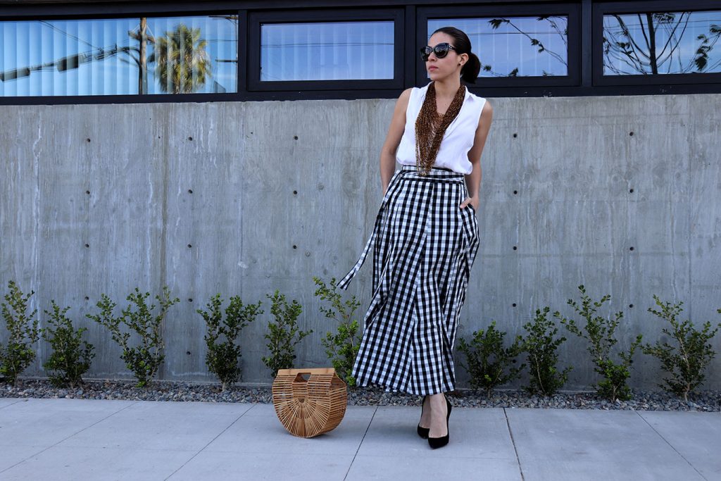 KarlaVargas-MyStylosophy-GinghamSkirt-WhoWearWhat-CultgaiaBag-SpringSumme2018-Spring2018-BlackPumps-ClassycStle-SanDiegoStyleBlogger