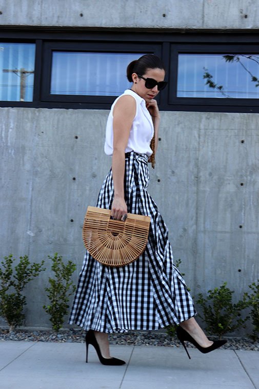 KarlaVargas-MyStylosophy-GinghamSkirt-WhoWearWhat-CultgaiaBag-SpringSumme2018-Spring2018-BlackPumps-ClassycStle-SanDiegoStyleBlogger