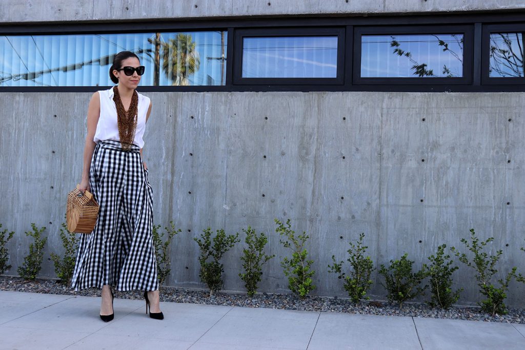 KarlaVargas-MyStylosophy-GinghamSkirt-WhoWearWhat-CultgaiaBag-SpringSumme2018-Spring2018-BlackPumps-ClassycStle-SanDiegoStyleBlogger
