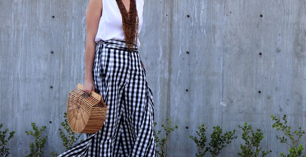 KarlaVargas-MyStylosophy-GinghamSkirt-WhoWearWhat-CultgaiaBag-SpringSumme2018-Spring2018-BlackPumps-ClassycStle-SanDiegoStyleBlogger