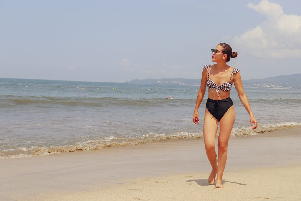 swimwear-style-beachwear-highcutlegswimwear-gingham-ginghamstyle-bikini-karlavargas