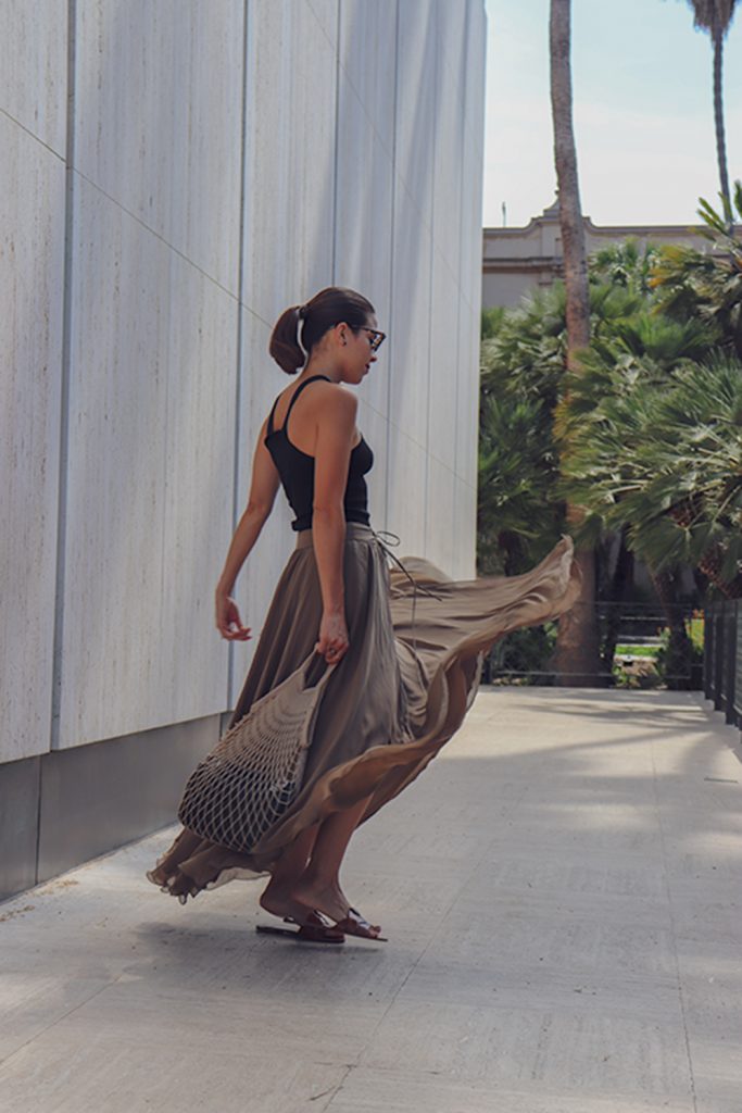 Shopping-ShoppingHabits-MyStyle-Early20s-KarlaVargas-SilkSkirt-ShopSmart