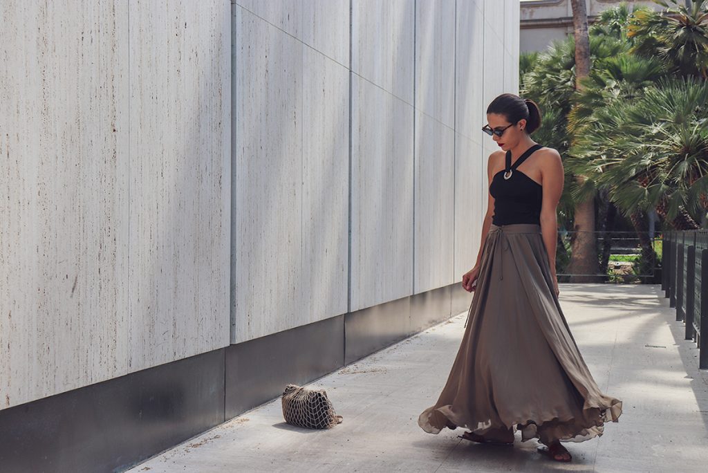 Shopping-ShoppingHabits-MyStyle-Early20s-KarlaVargas-SilkSkirt-ShopSmart