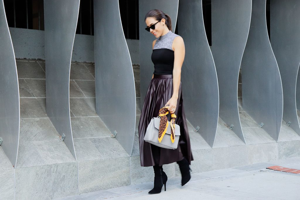 fall-fallstyle-sockboots-sockboots2018-howtowear-fallstyle2018-sustaianablestyle-sustainablefashionblogger