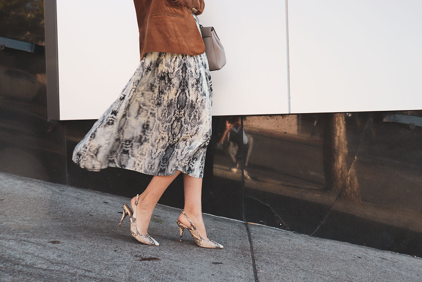 snake print-shoes-highqualityshoes-shoelover-howtowear-howtostyle-karlavargas-longlastingshoes-mystylosophy